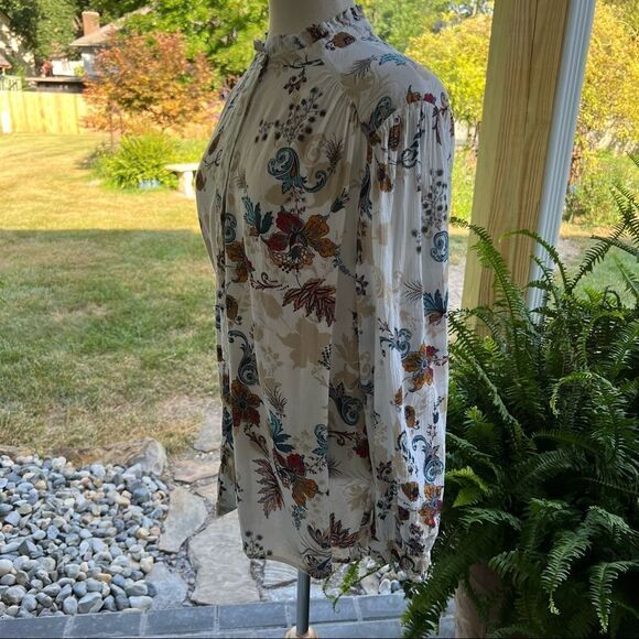 Plus Size White Floral Blouse Long Sleeved size 0X - Picture 4 of 8